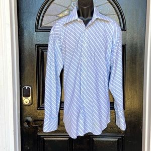 Men xlarge button down dress shirt. Light blue striped top.